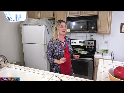 ❤️ Belle-mère qui le traie dans la cuisine avant son rendez-vous. ️❌ Vidéo anal at porn fr.pornolymp.ru ☑
